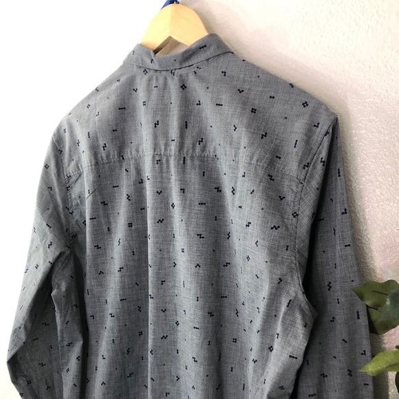 Men’s DC Grey Button Down Shirt - Picture 7 of 7